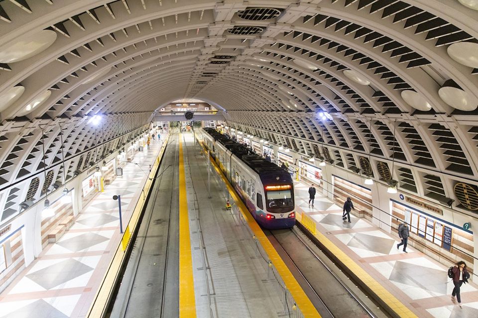 USD 1.4 billion for LRT extension in Seattle