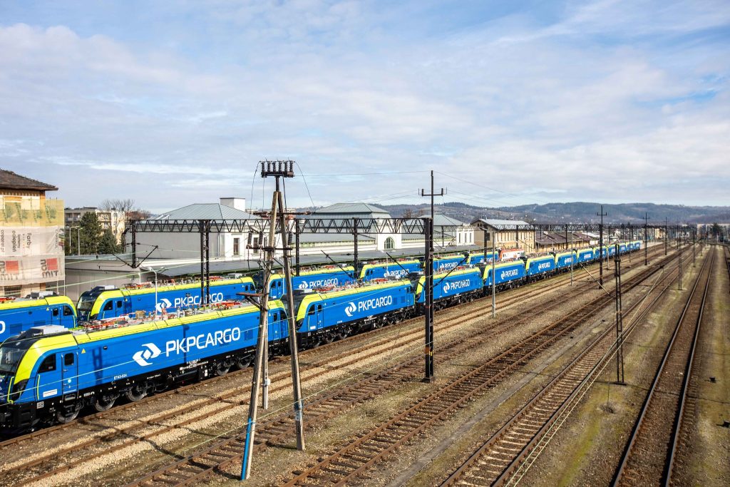 Dragon 2 electric locomotives 