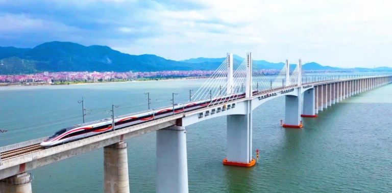 China Opens Cross-sea High-speed Railway