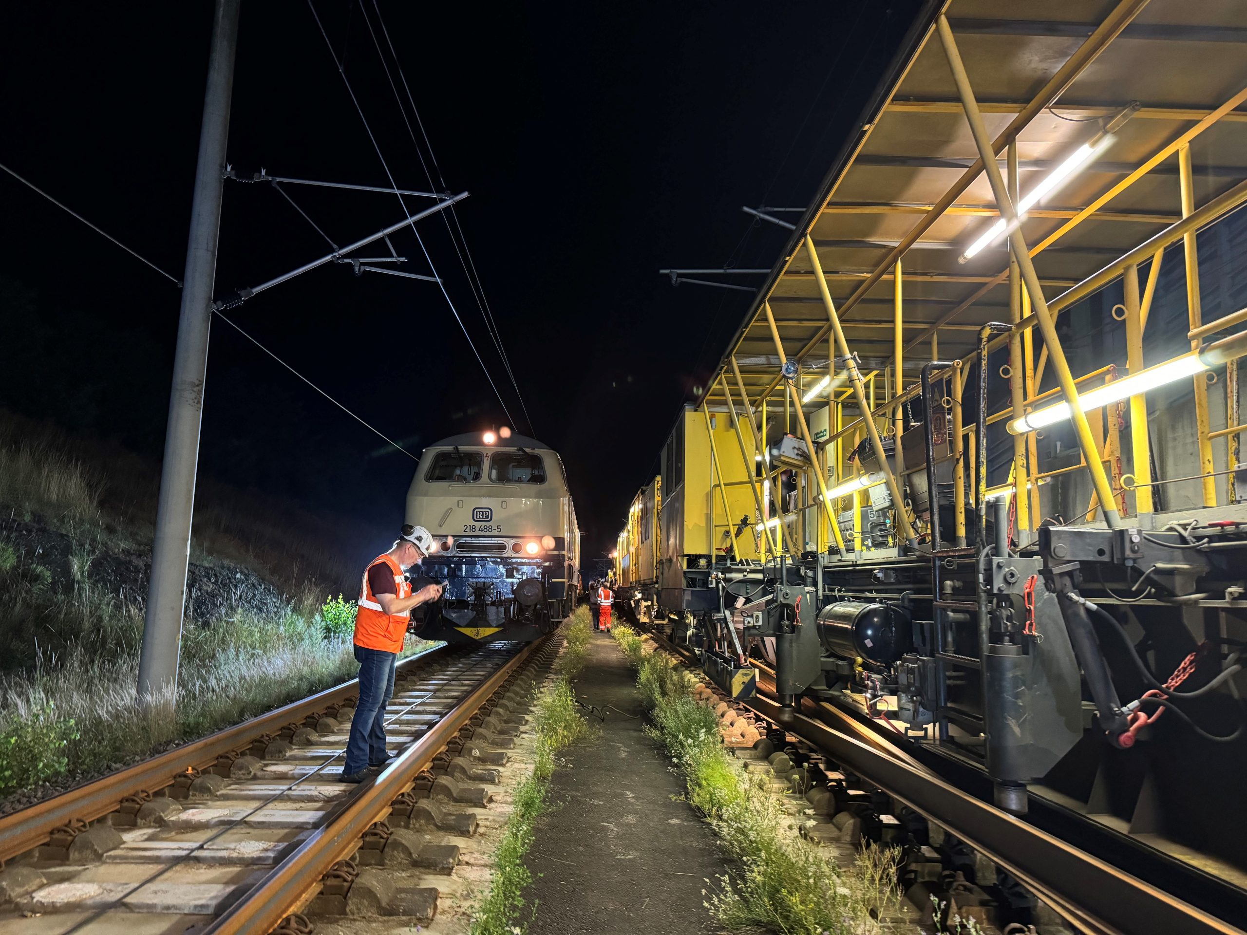 rail replacement train