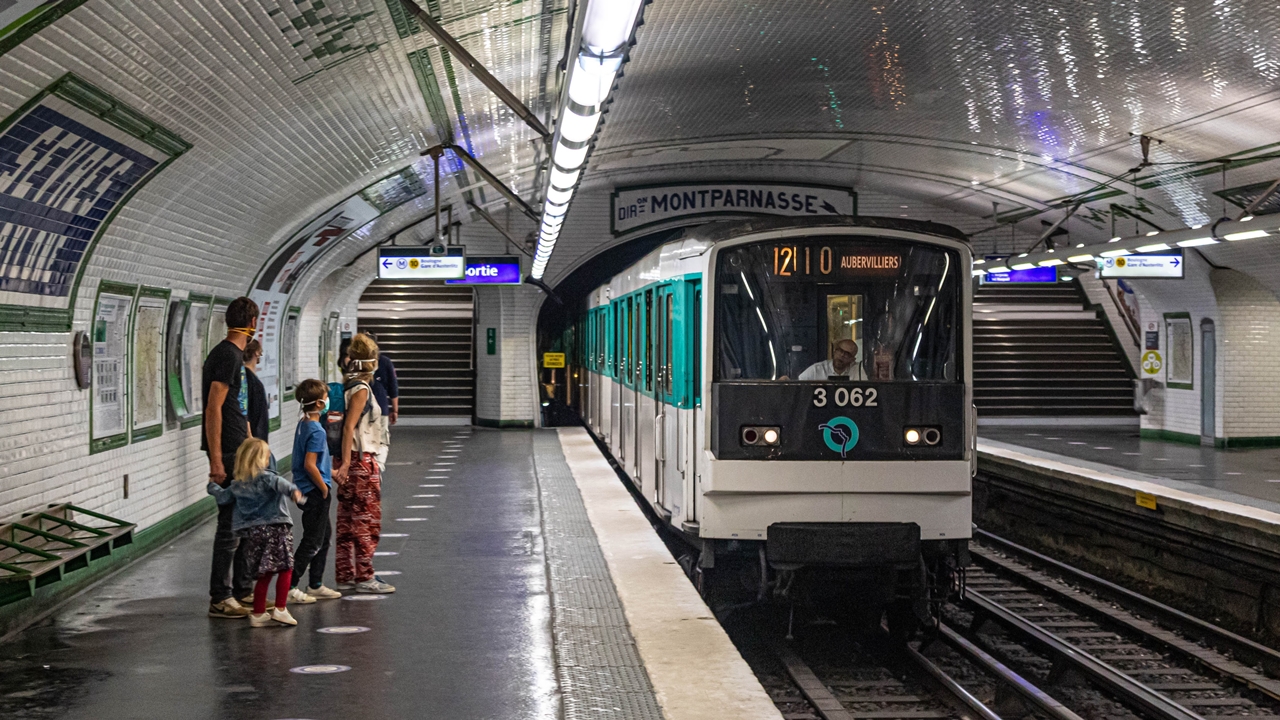 Paris metro line 12